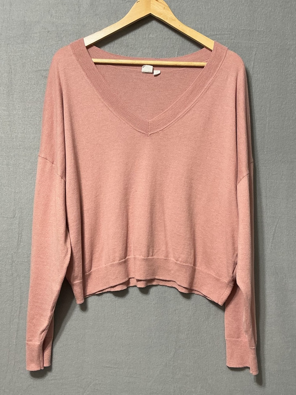 Gap Women’s XL Antique Pink Lightweight V-Neck Relaxed Sweater